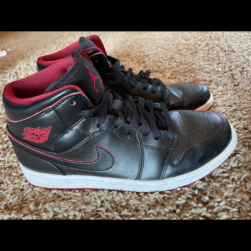 Nike air jordan high tops barely used
